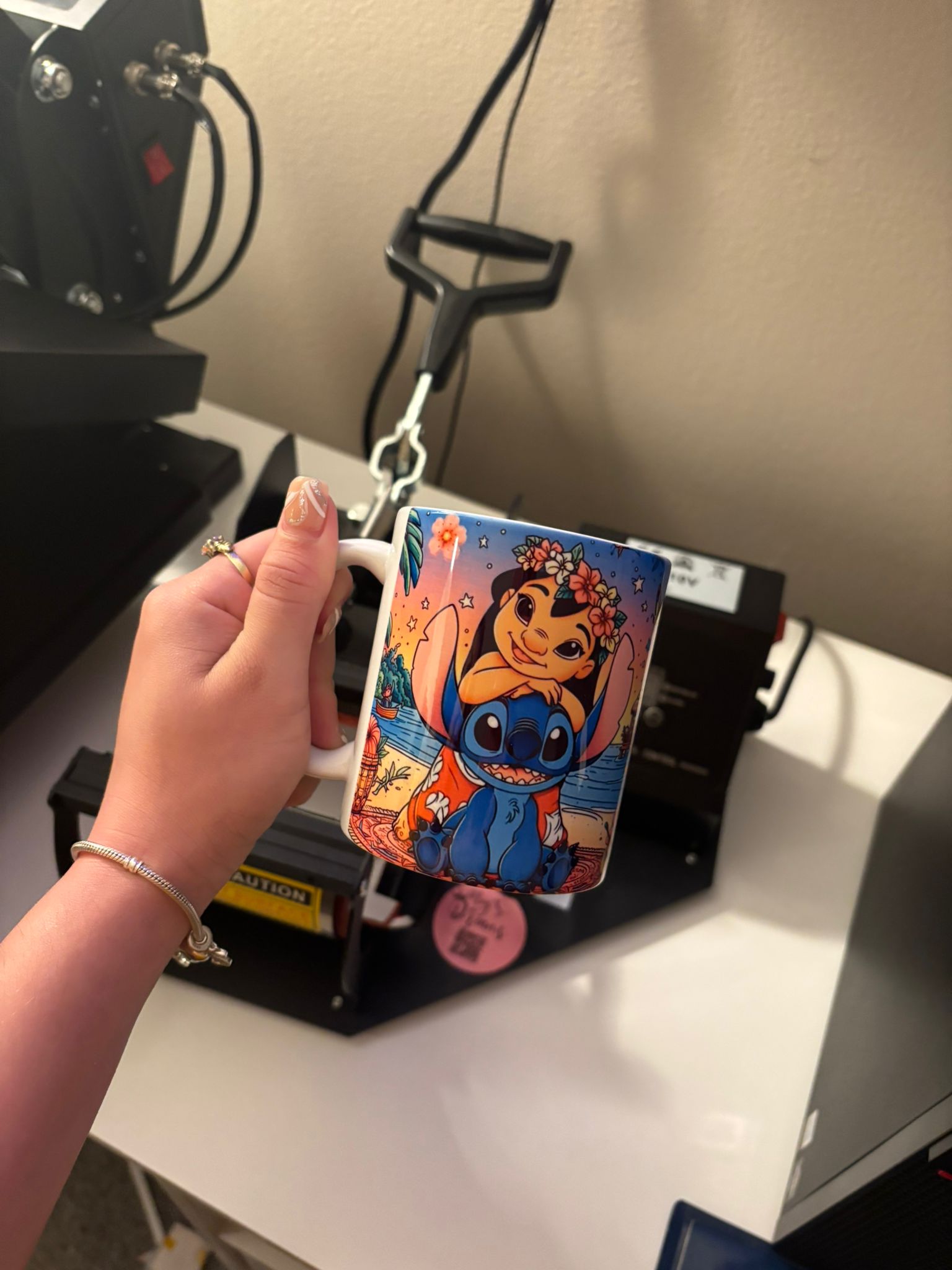 Colección de Stitch 
Playeras y tazas blancas