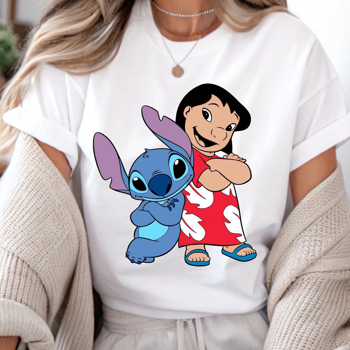 Colección de Stitch 
Playeras y tazas blancas